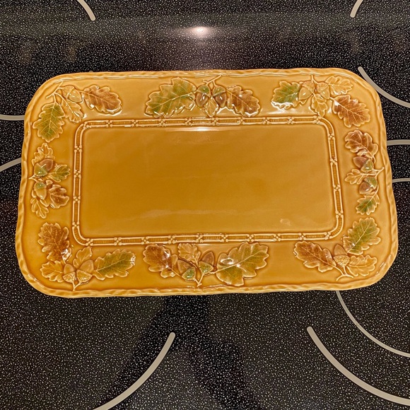 Bordallo Pinheiro Platter—Vintage - Picture 2 of 8